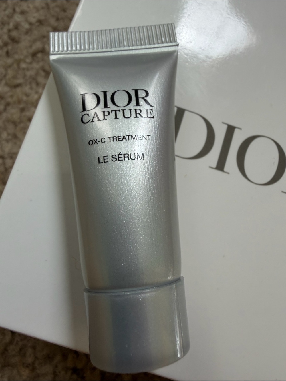 Dior Capture OX-C Treatment Le Sérum - Elegant Silver and White